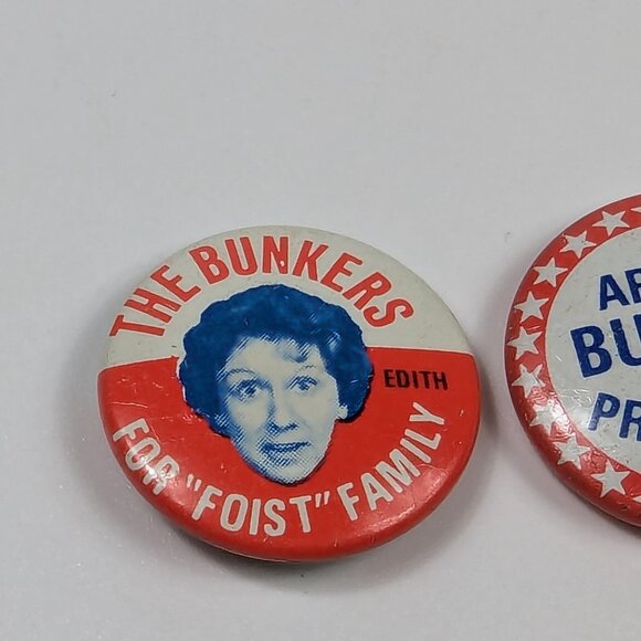 Vintage 1972 Archie Bunker for President & The Bunkers for Foist Family Pins - Picture 2 of 5